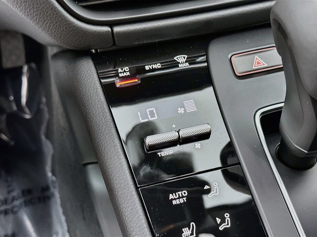 New 2026 Porsche Macan AWD/4WD image 18