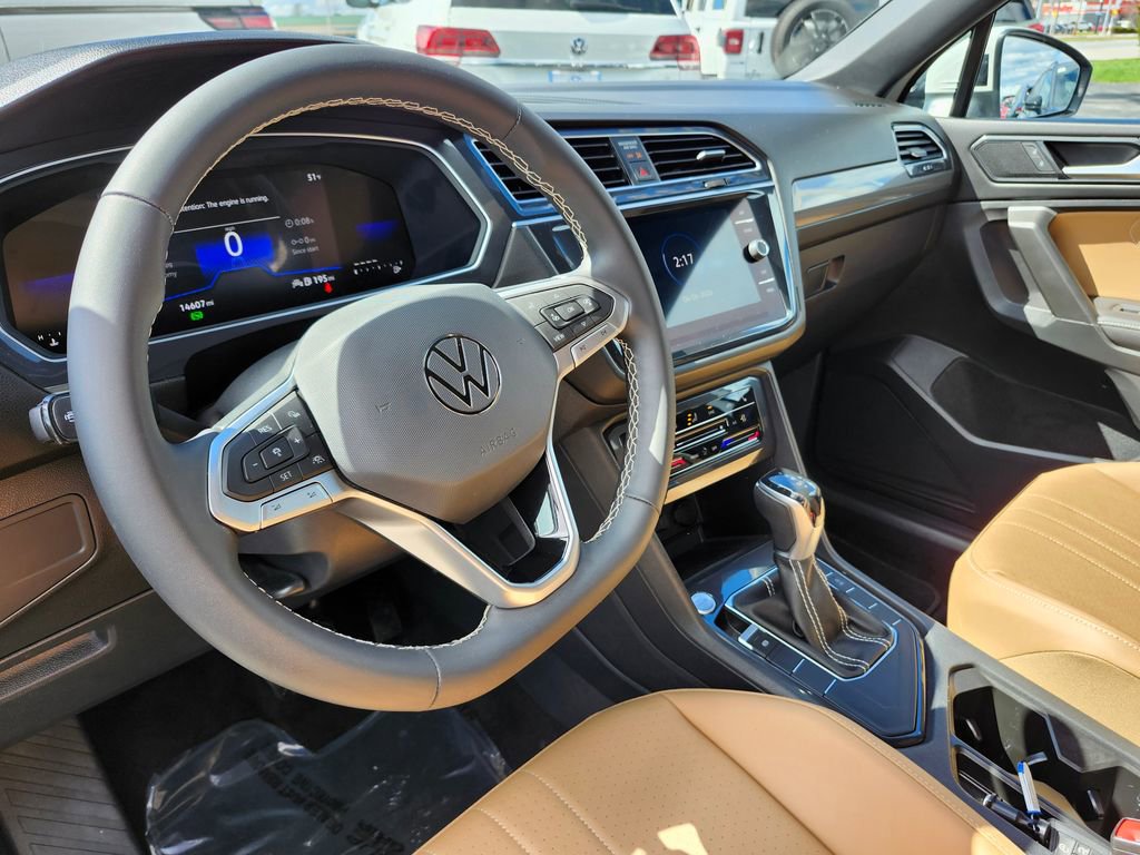 Certified 2023 Volkswagen Tiguan SE image 7