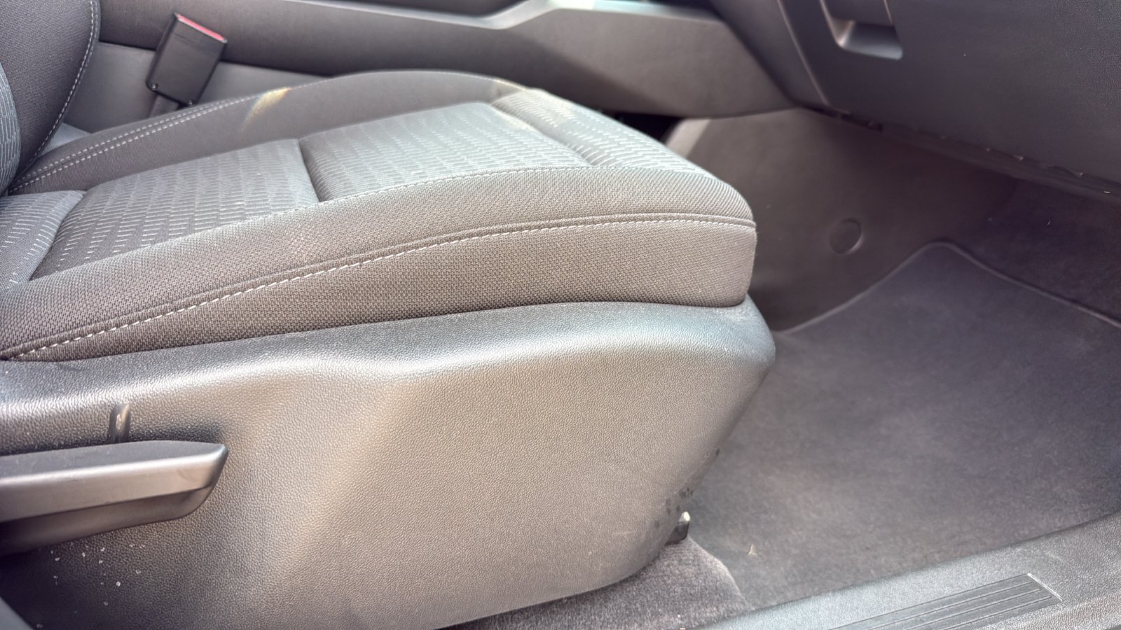 Used 2026 Chevrolet Equinox LT AWD/4WD image 23