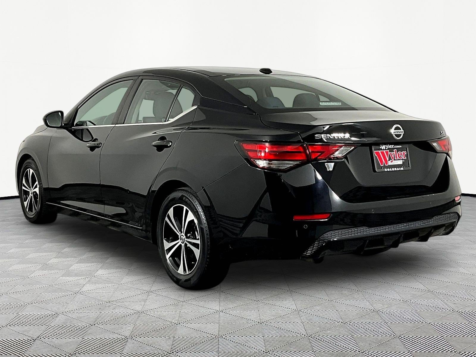 Certified 2022 Nissan Sentra SV w/ Trunk Package FWD image 4