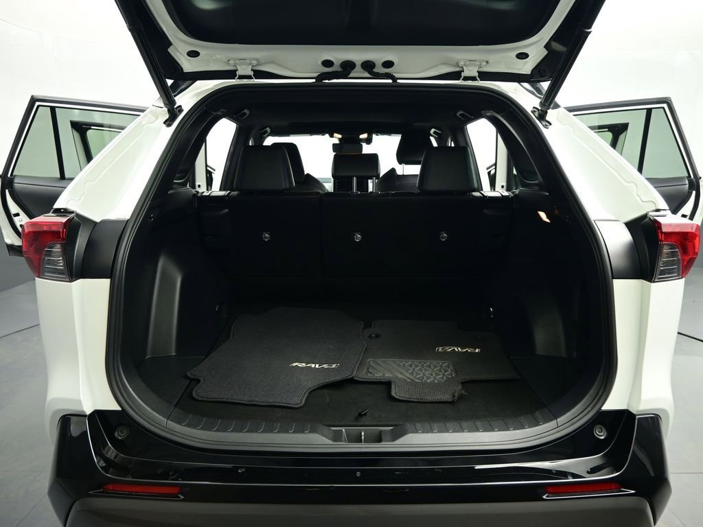 Used 2019 Toyota RAV4 XSE w/ XSE Weather Package image 67