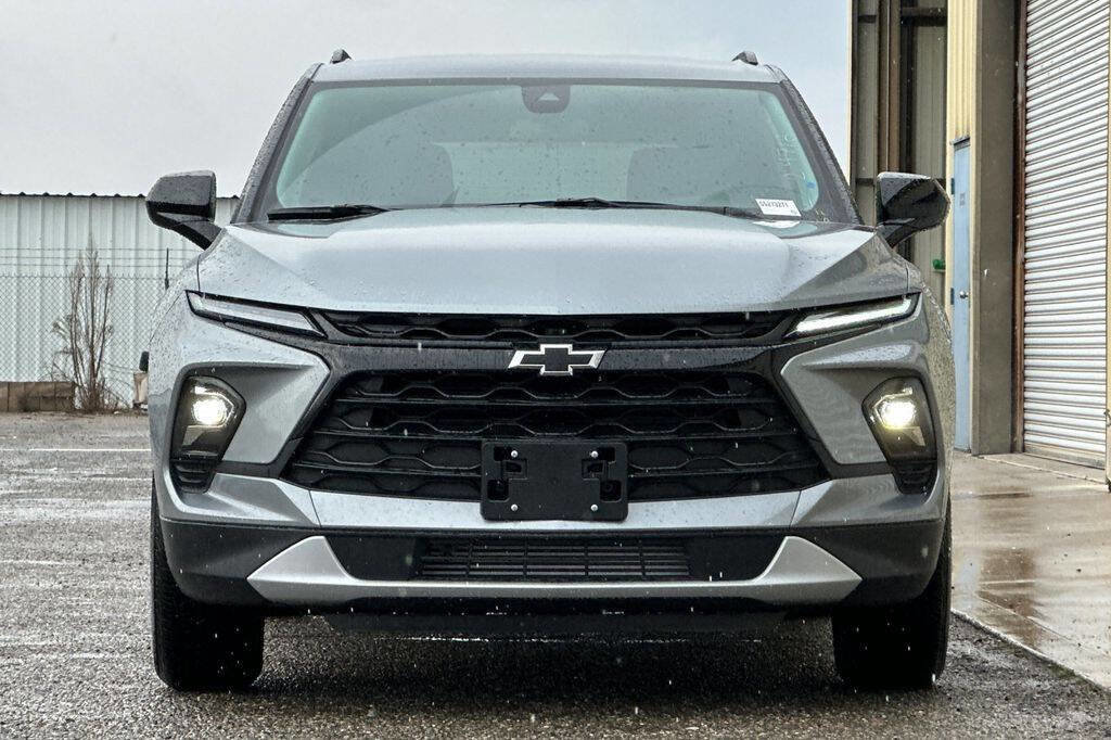 New 2025 Chevrolet Blazer LT w/ Midnight/Sport Edition image 10