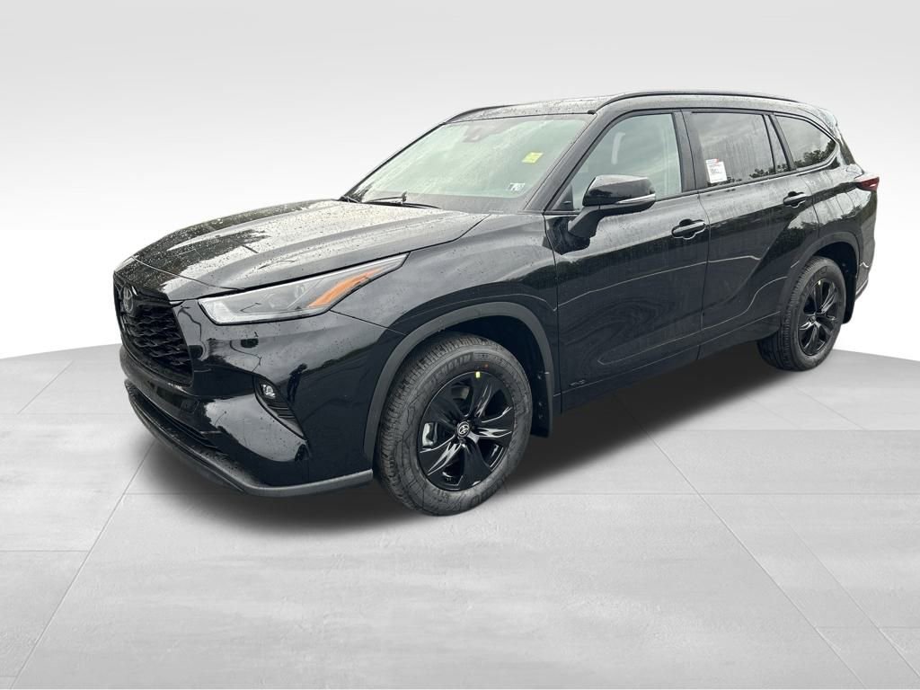 New 2025 Toyota Highlander XLE 360° Tour