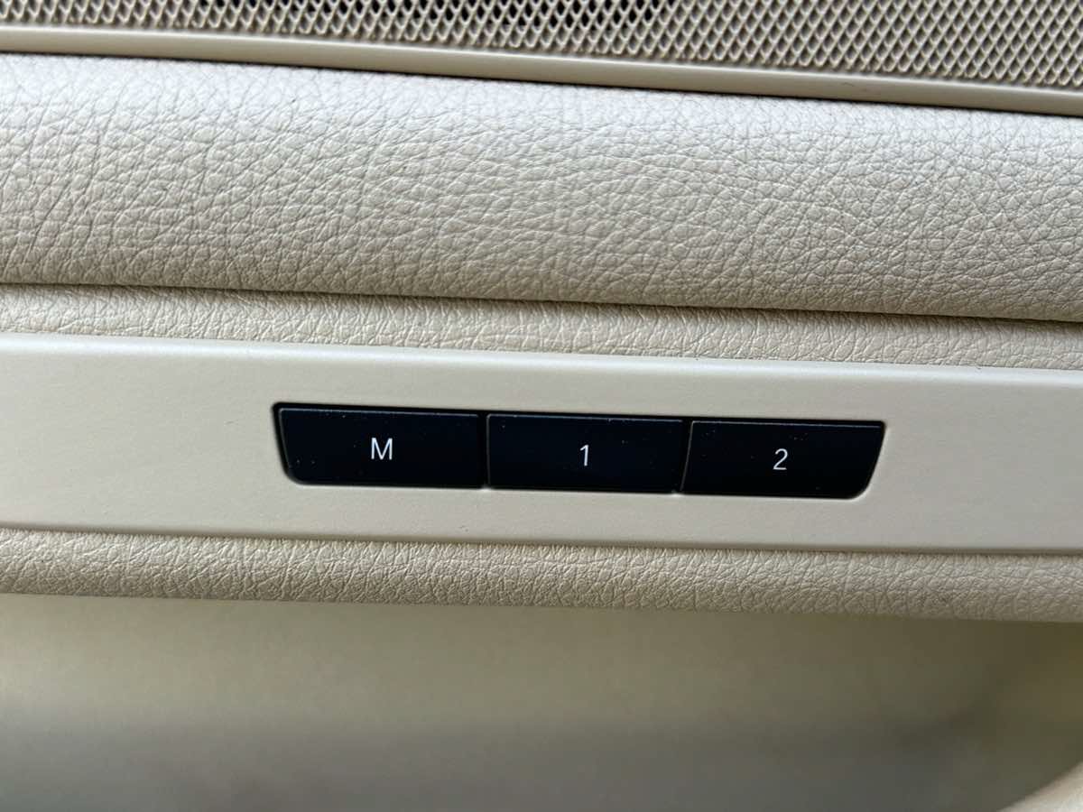 Used 2011 BMW 528i Sedan RWD image 15