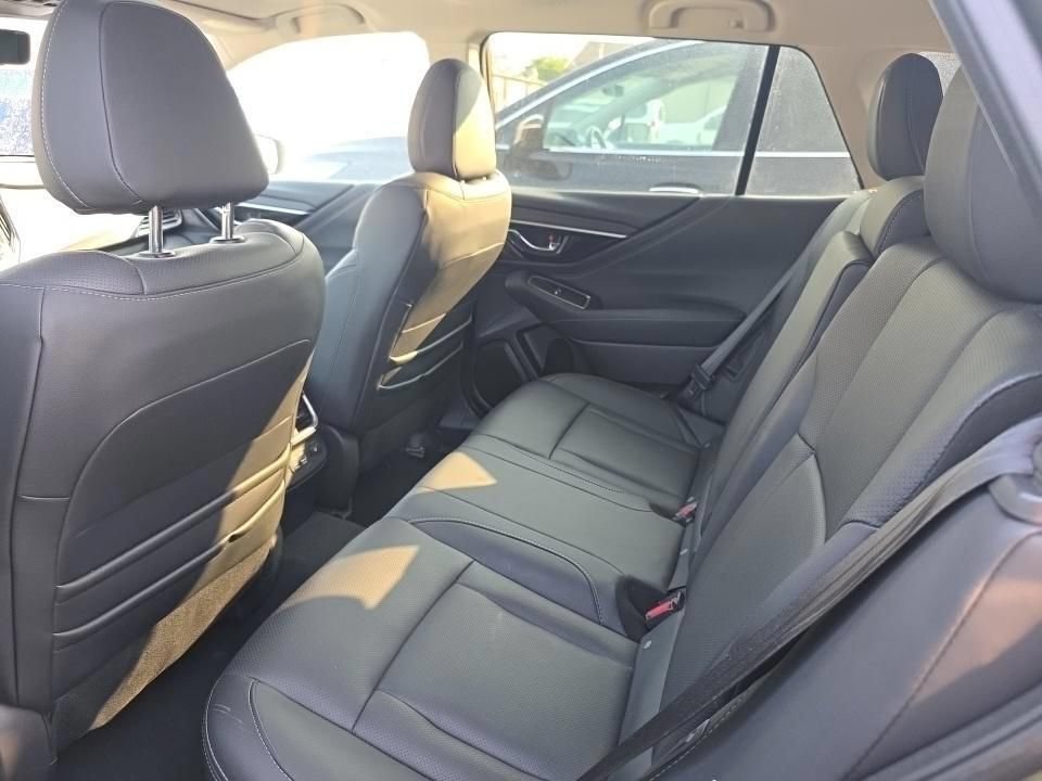 Used 2023 Subaru Outback Touring AWD/4WD image 7