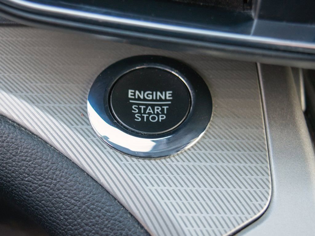 Used 2022 Ford Explorer XLT image 19