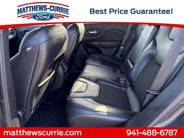 Used 2020 Jeep Cherokee Trailhawk w/ Comfort/Convenience Group AWD/4WD image 12