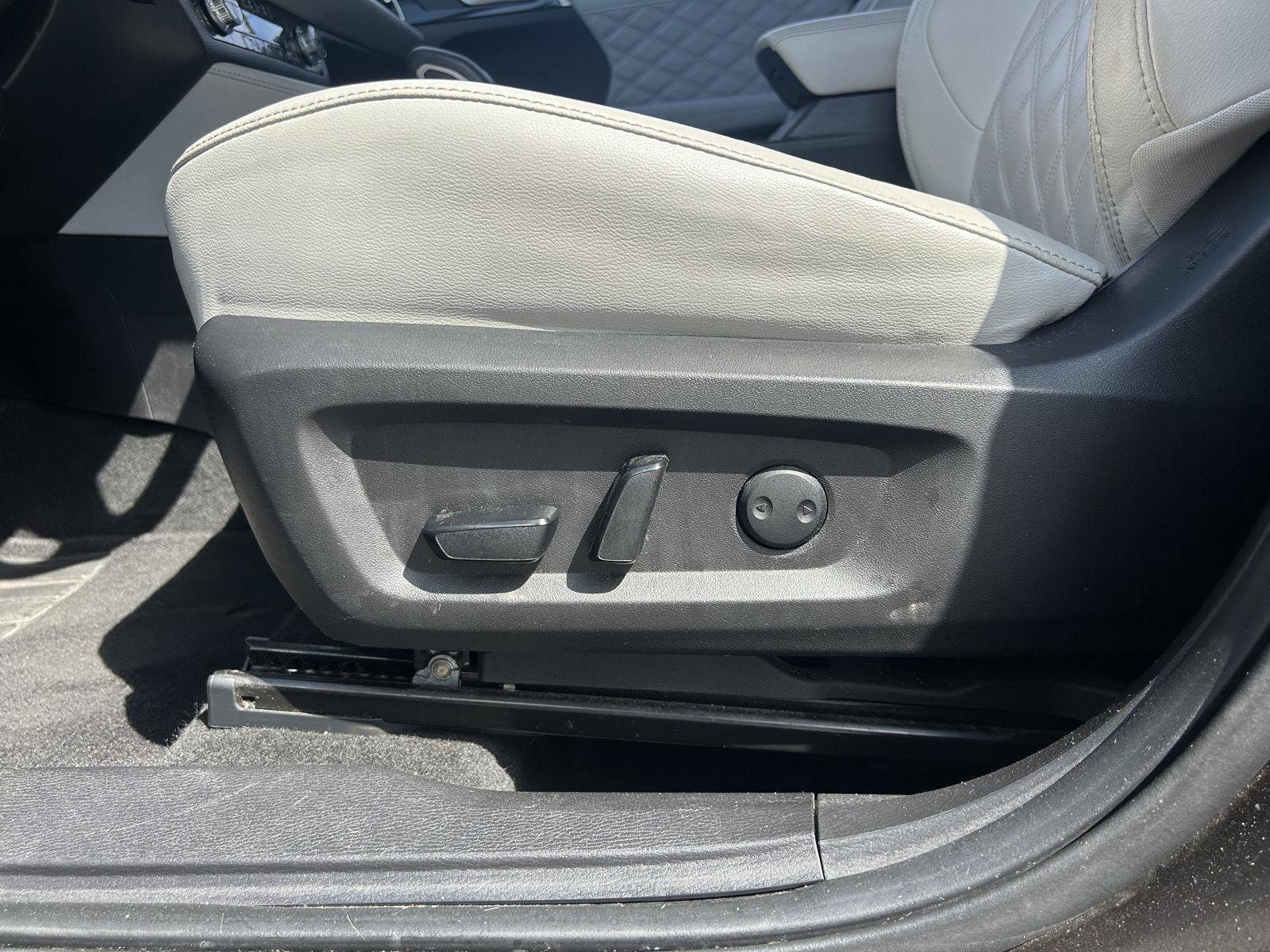 Used 2022 Mitsubishi Outlander SEL image 15