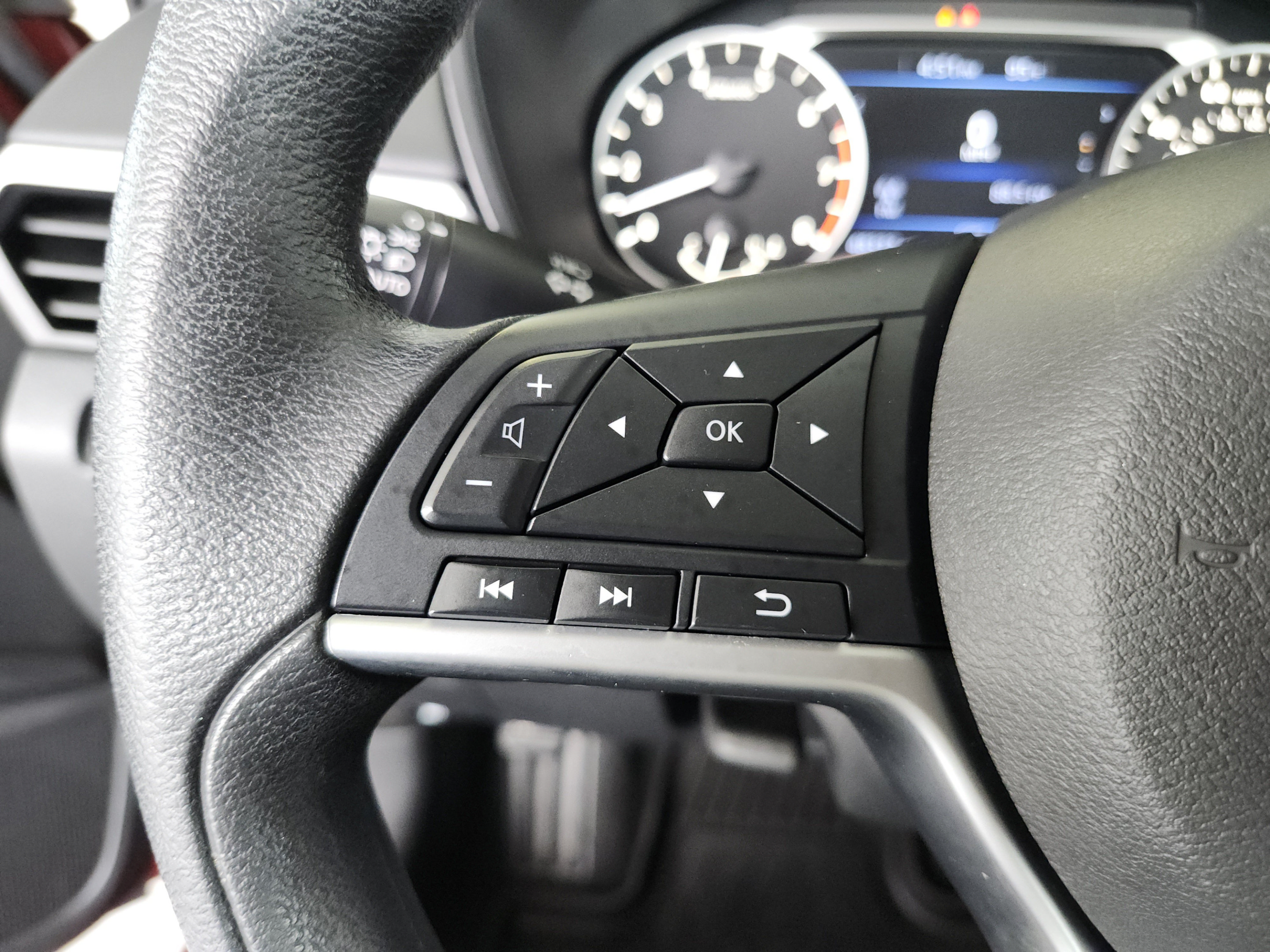 Used 2021 Nissan Altima 2.5 SV FWD image 14