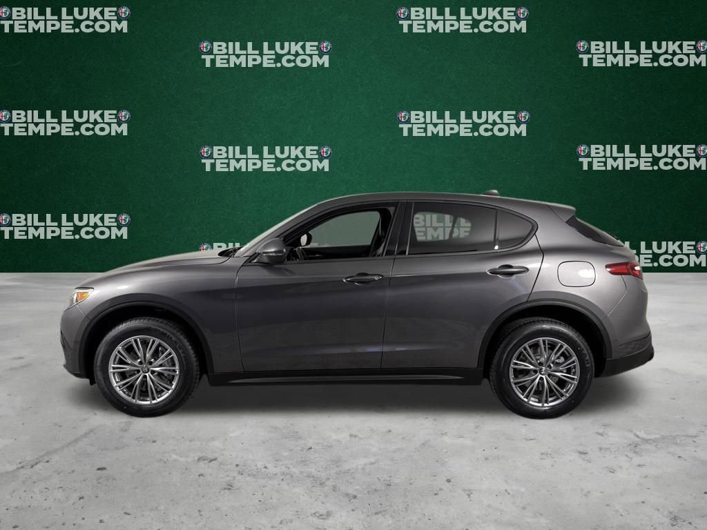 Used 2023 Alfa Romeo Stelvio Sprint image 8