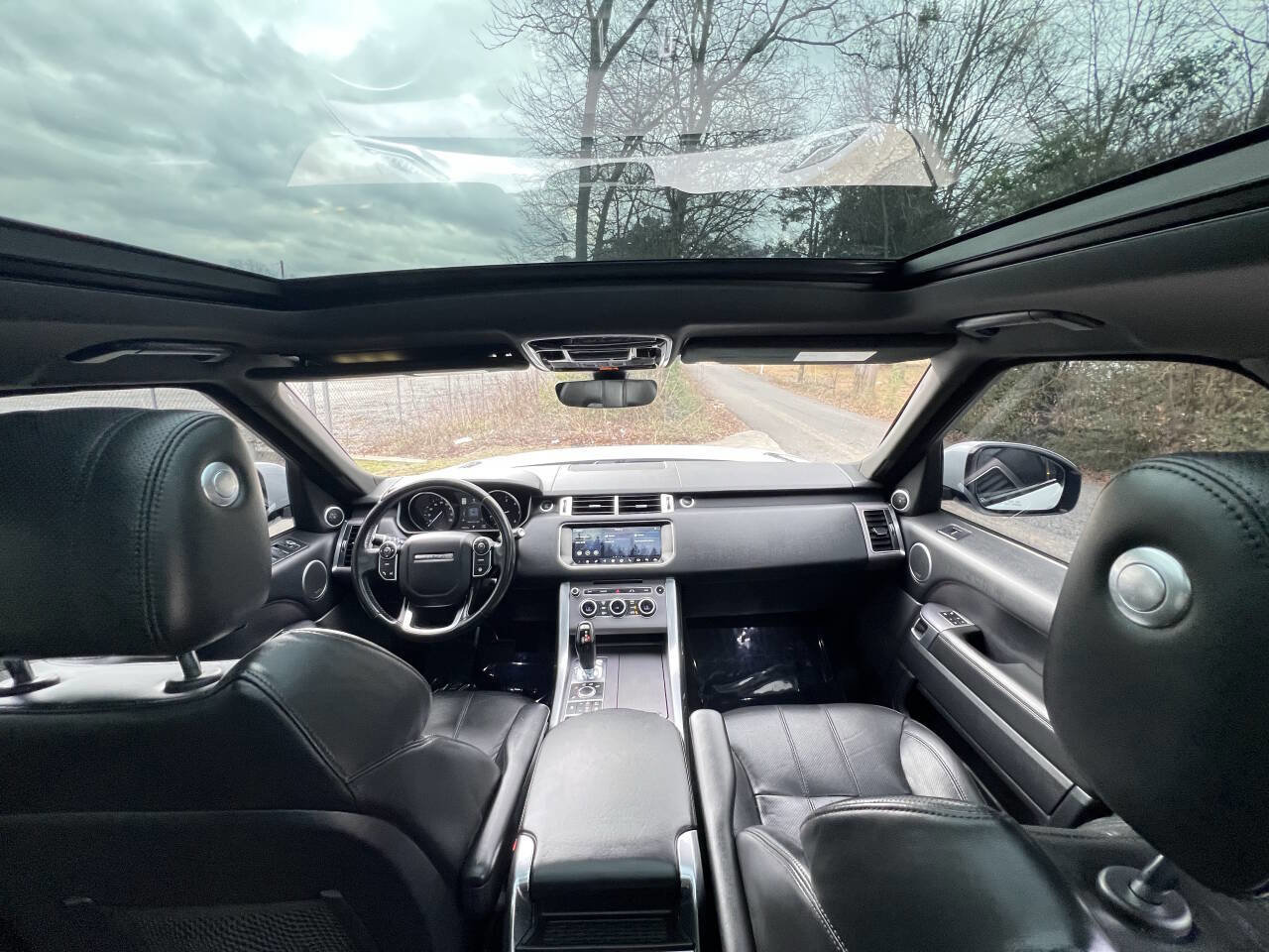 Used 2017 Land Rover Range Rover Sport HSE image 16