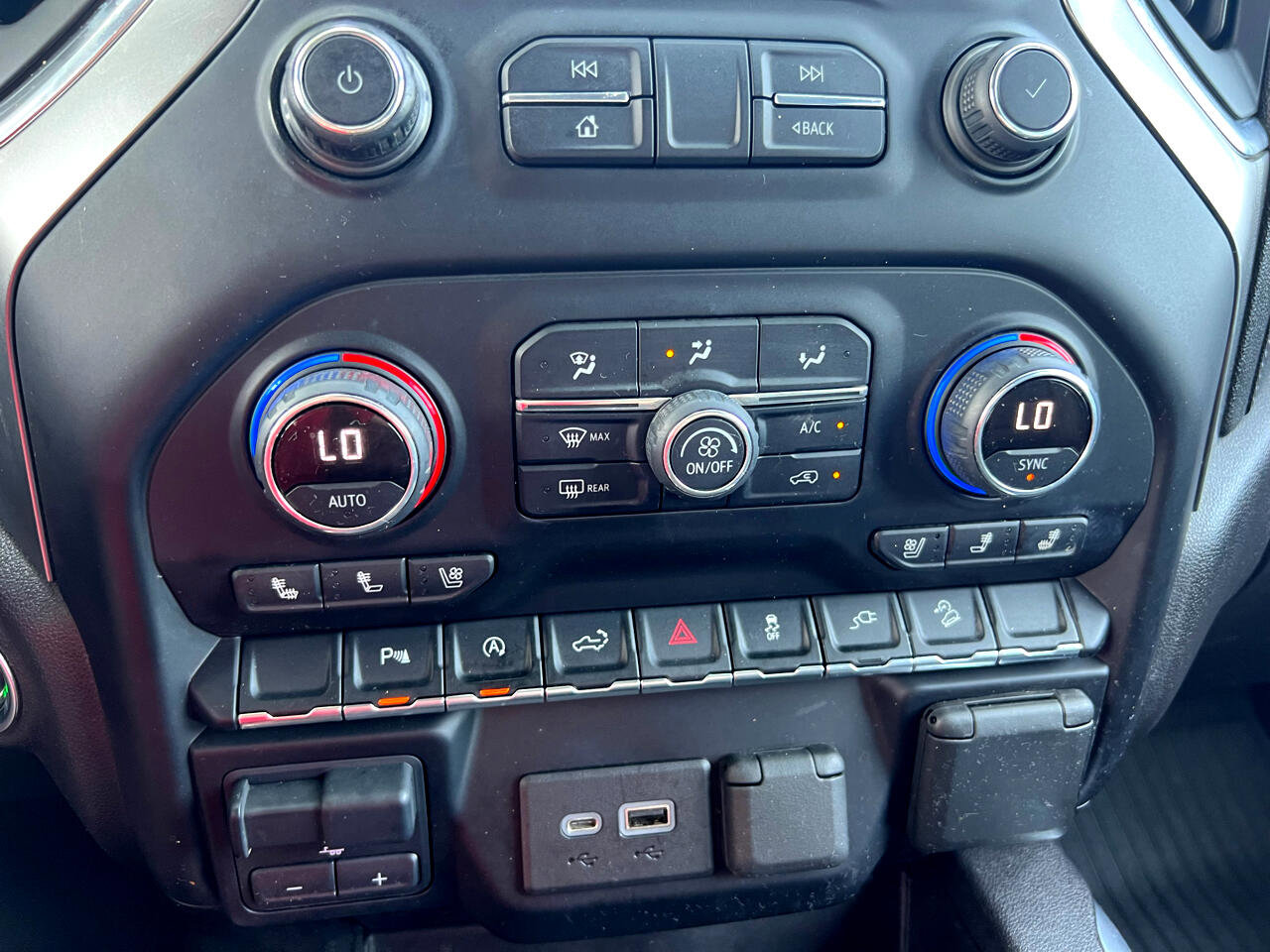 Used 2021 Chevrolet Silverado 1500 LTZ image 31