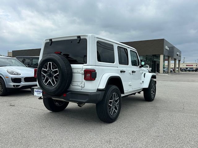 Used 2025 Jeep Wrangler Sahara image 6
