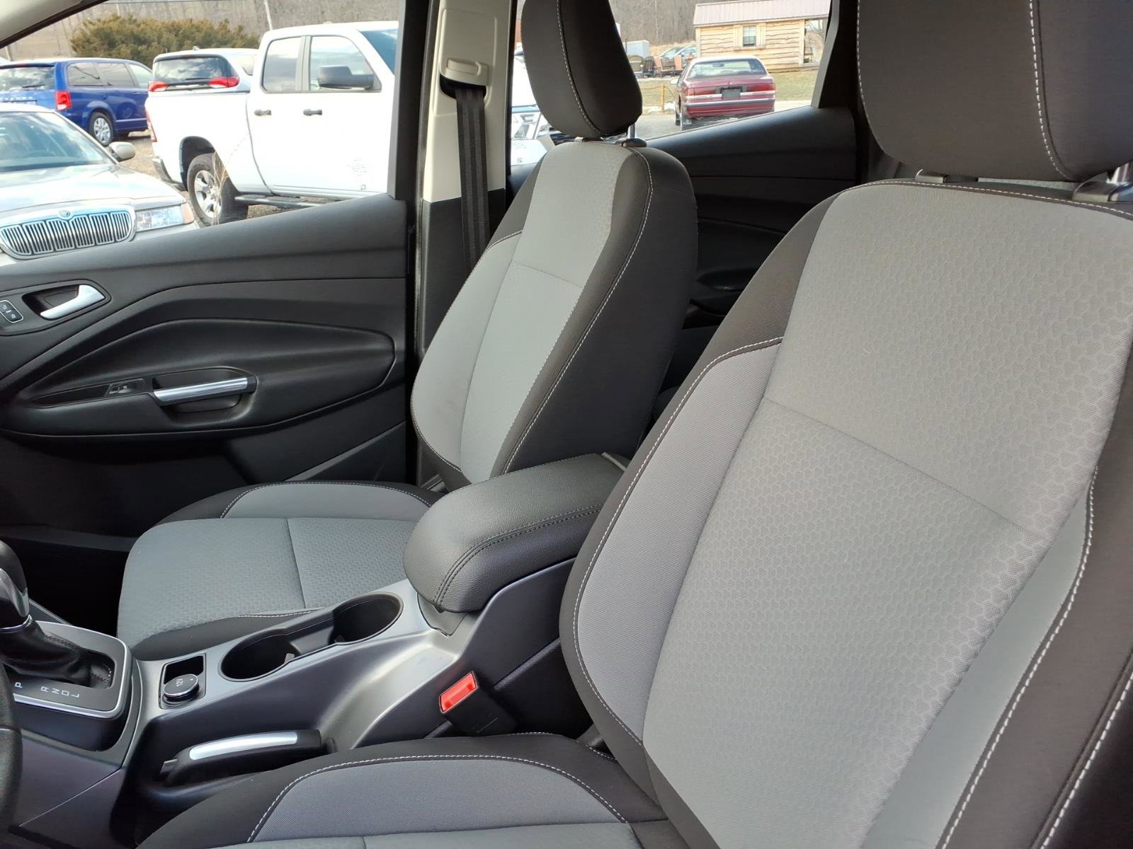 Used 2018 Ford C-MAX SE image 4