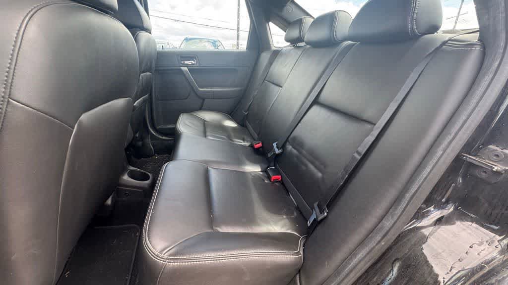 Used 2010 Ford Focus SES FWD image 13