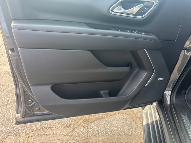 Used 2021 Chevrolet Tahoe RST w/ Luxury Package AWD/4WD image 12