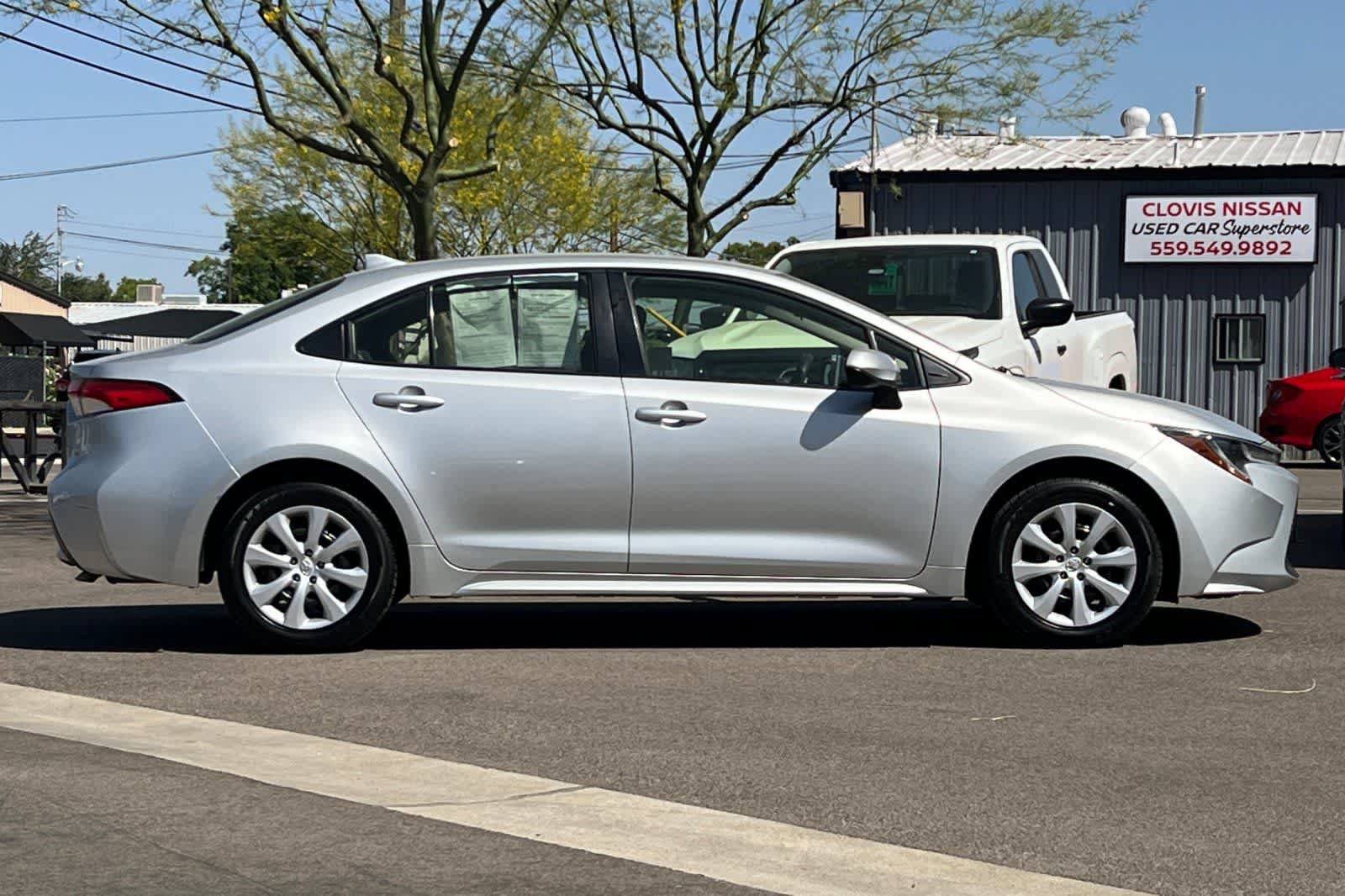 Used 2021 Toyota Corolla LE FWD image 9