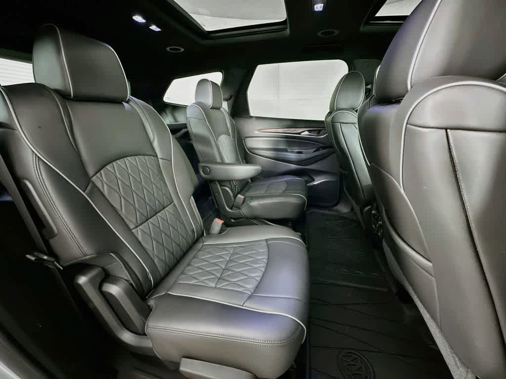 Used 2023 Buick Enclave Avenir w/ Avenir Technology Package AWD/4WD image 33