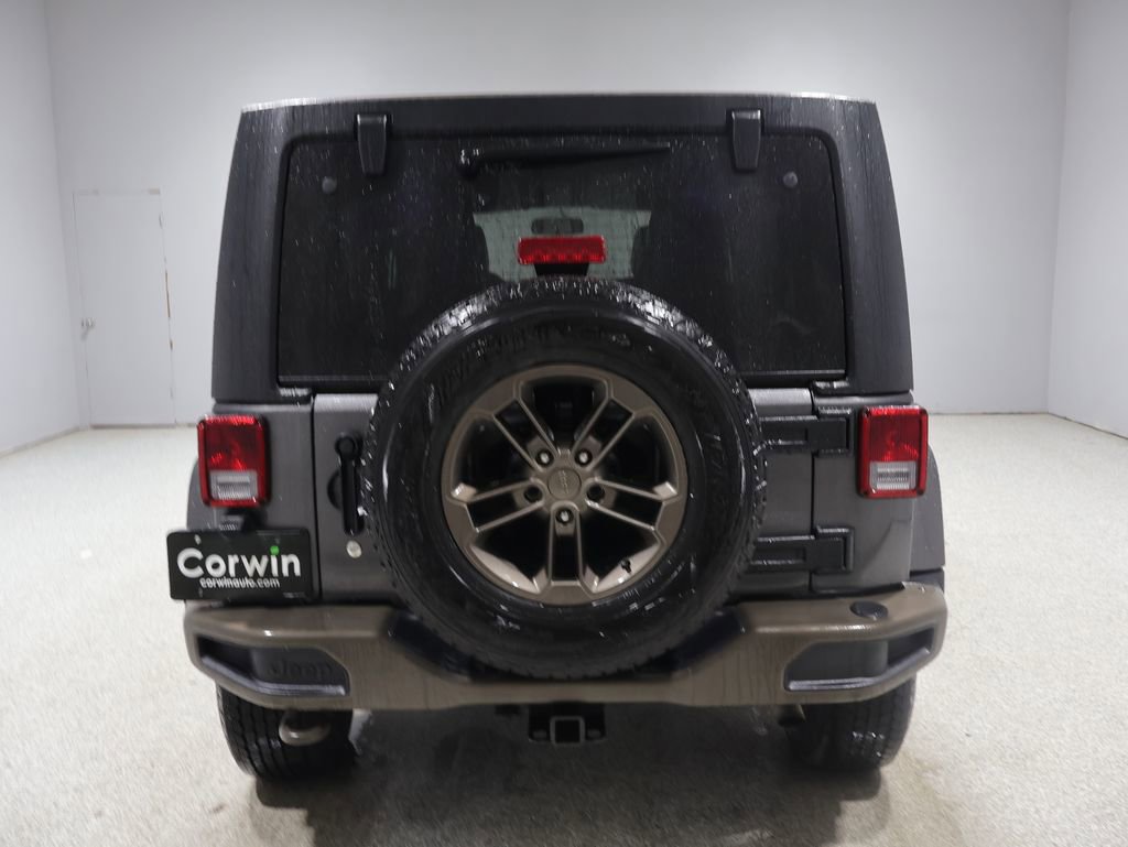 Used 2016 Jeep Wrangler Unlimited Sahara AWD/4WD image 3