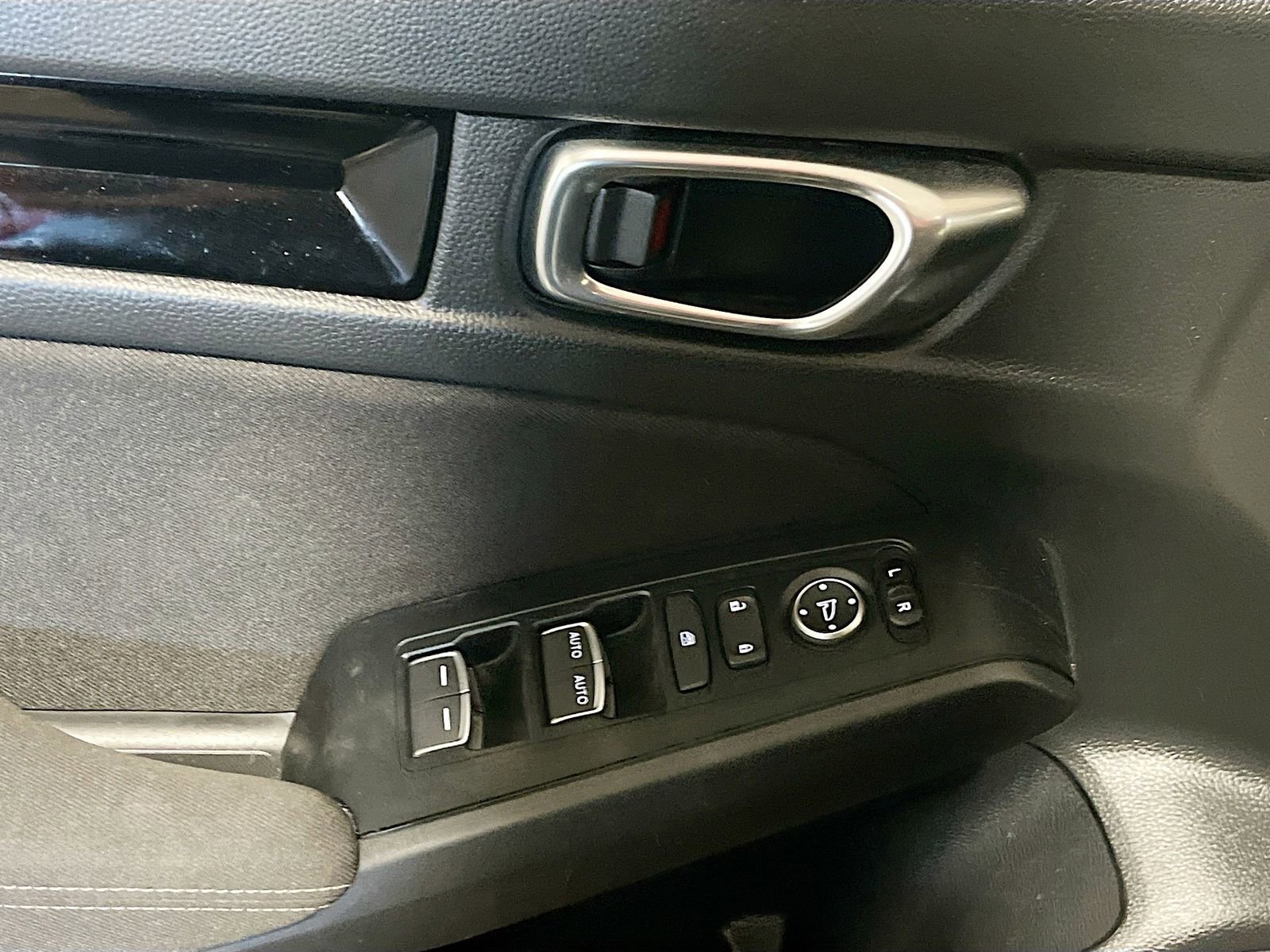 Used 2025 Honda Civic Sport image 17