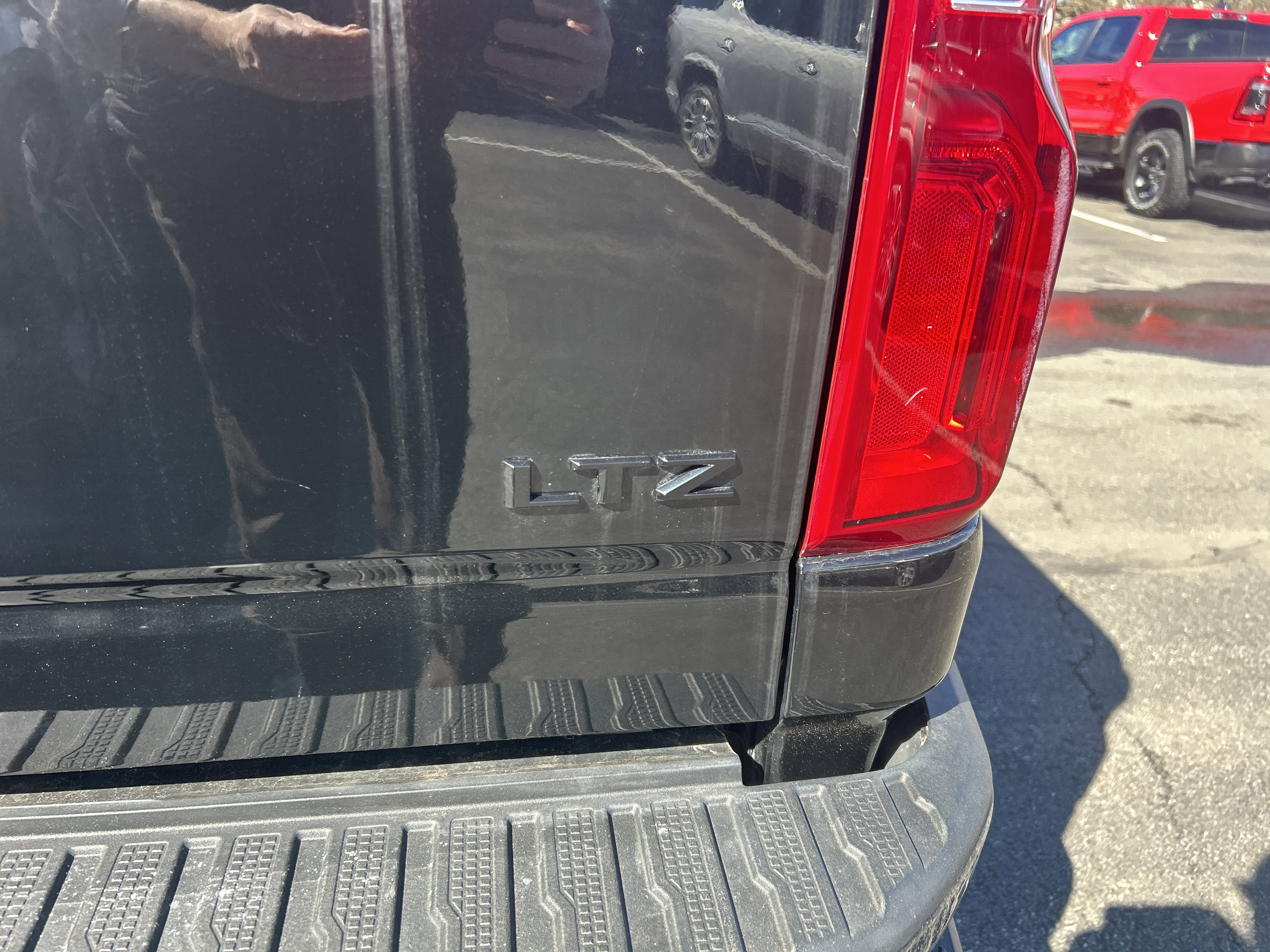 Used 2021 Chevrolet Silverado 2500 LTZ w/ LTZ Plus Package image 8