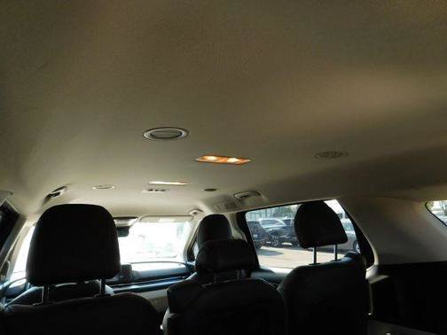 Used 2024 Kia Carnival LX FWD image 8