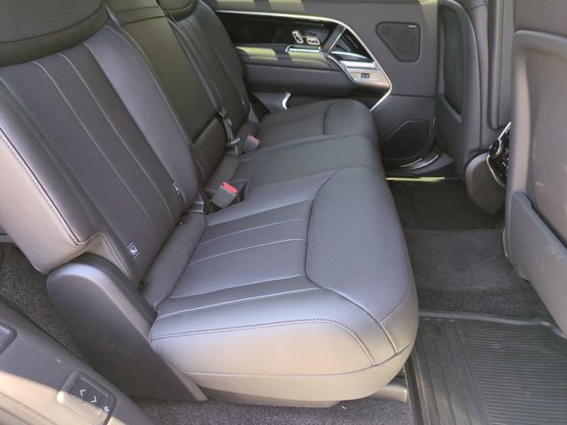 New 2026 Land Rover Range Rover Long Wheelbase SE AWD/4WD image 17