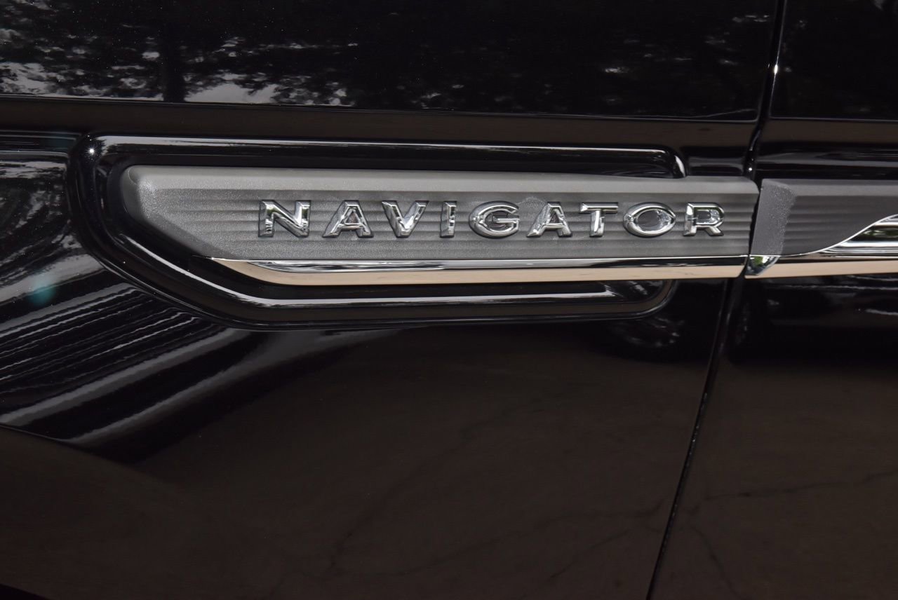 Certified 2023 Lincoln Navigator Reserve AWD/4WD image 43