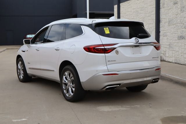 Used 2018 Buick Enclave Avenir w/ Avenir Technology Package FWD image 3