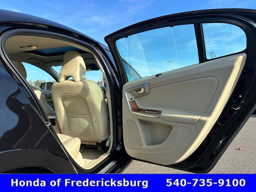 Used 2016 Volvo S60 T5 Premier image 32