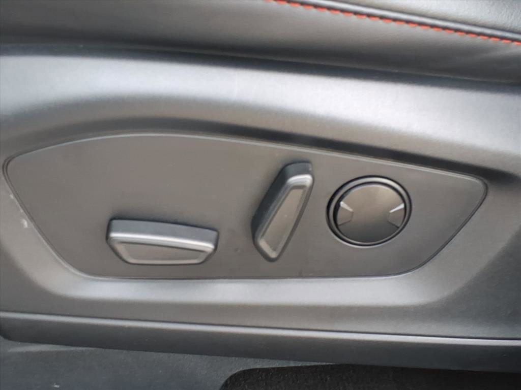 Used 2025 Ford Explorer ST-Line w/ ST-Line Street Pack image 14