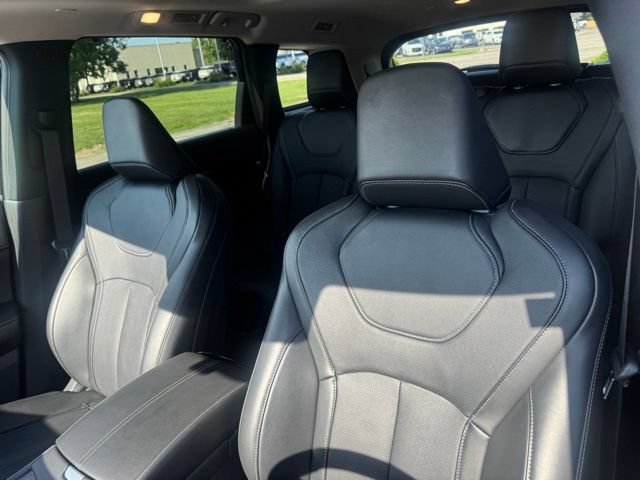 Used 2025 INFINITI QX60 Luxe w/ Lighting Package (N94) AWD/4WD image 19