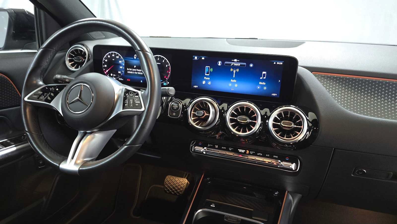 Used 2025 Mercedes-Benz GLA 250 image 42