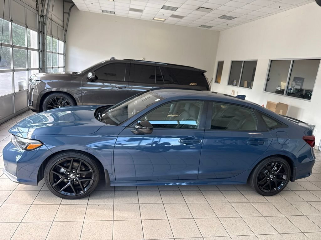 Used 2025 Honda Civic Sport image 5