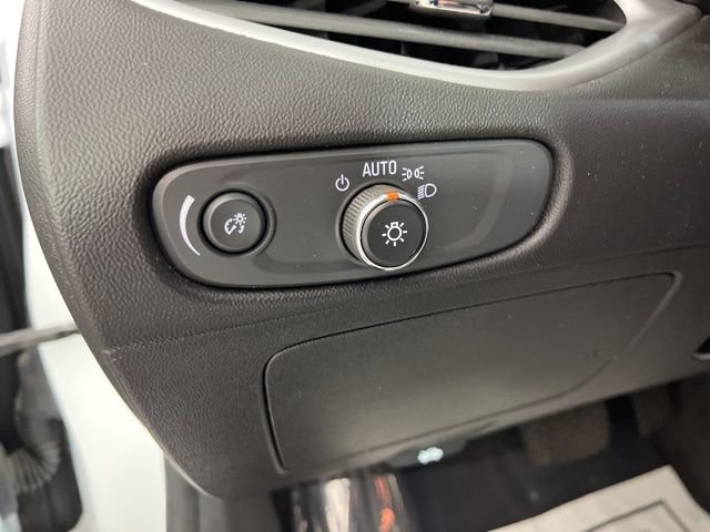 Used 2024 Chevrolet Malibu LT image 31