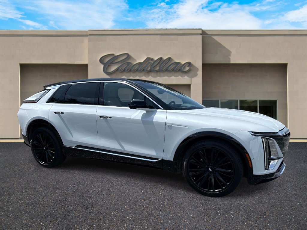 New 2026 Cadillac Lyriq Signature Luxury w/ LPO, Blue Accent Package AWD/4WD image 1