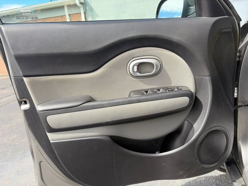 Used 2019 Kia Soul FWD image 19