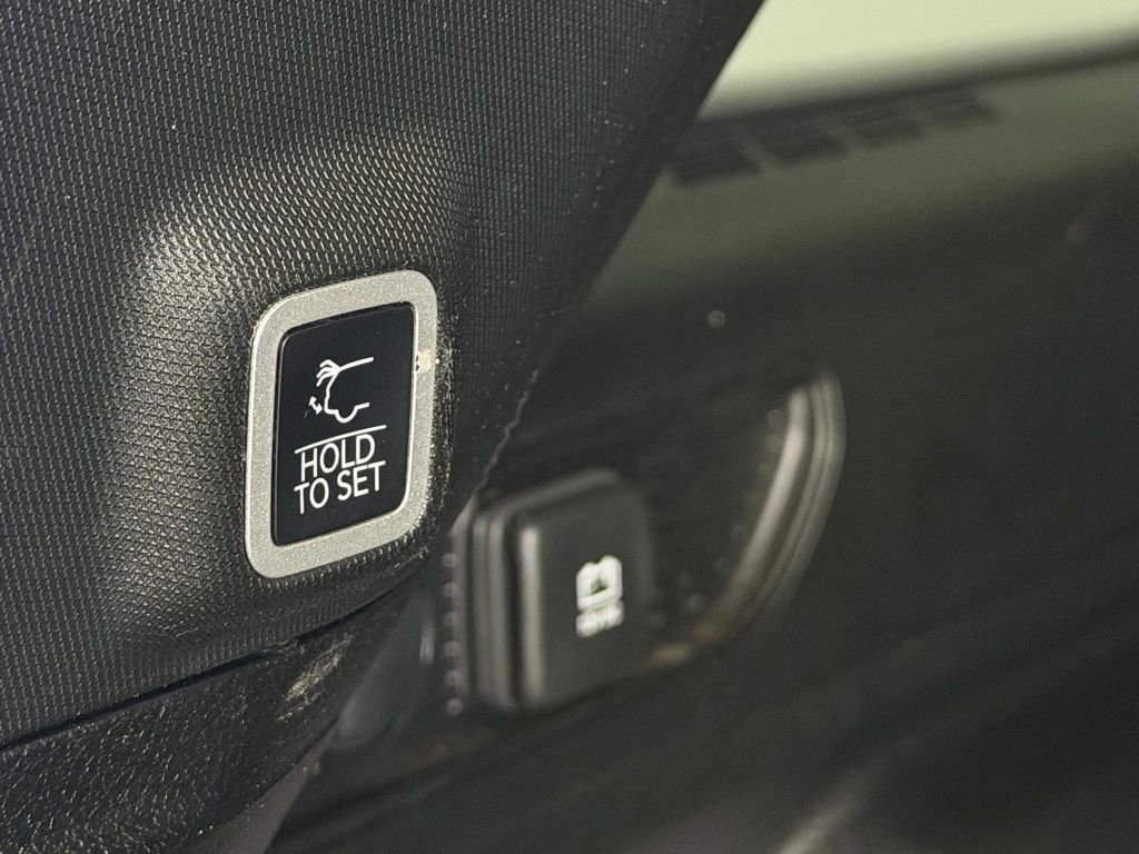 Certified 2025 Jeep Grand Cherokee Limited image 28