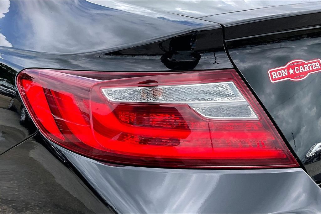 Used 2017 Honda Accord Touring image 18