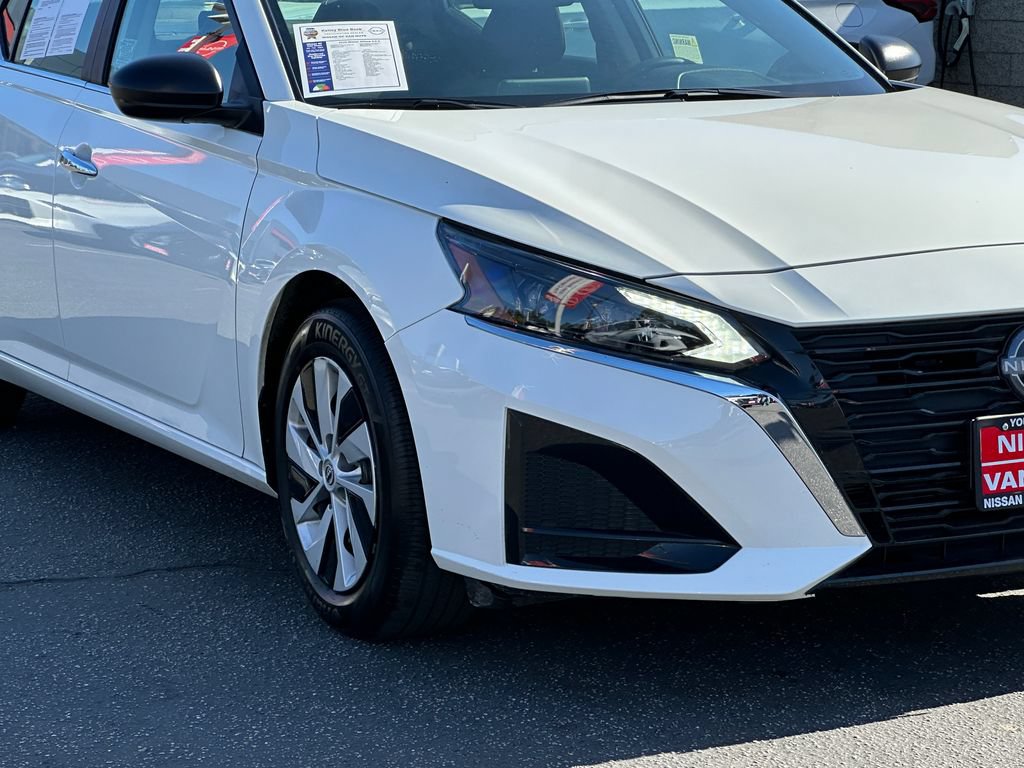 Used 2025 Nissan Altima 2.5 S FWD image 9