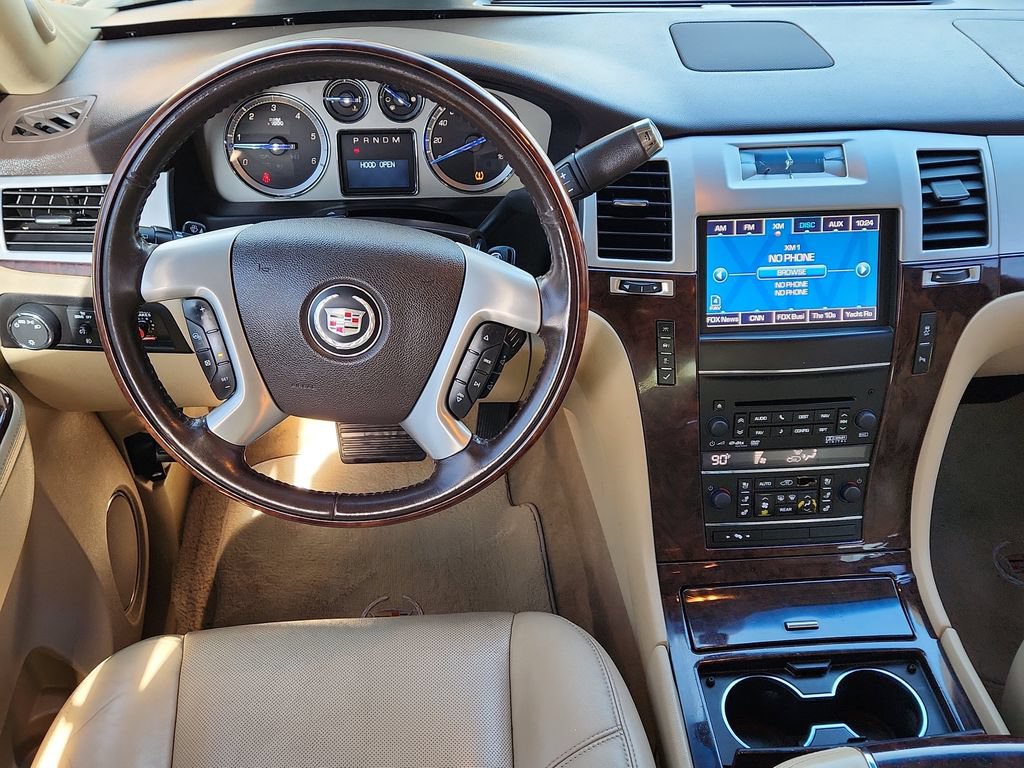 Used 2013 Cadillac Escalade Luxury AWD/4WD image 11
