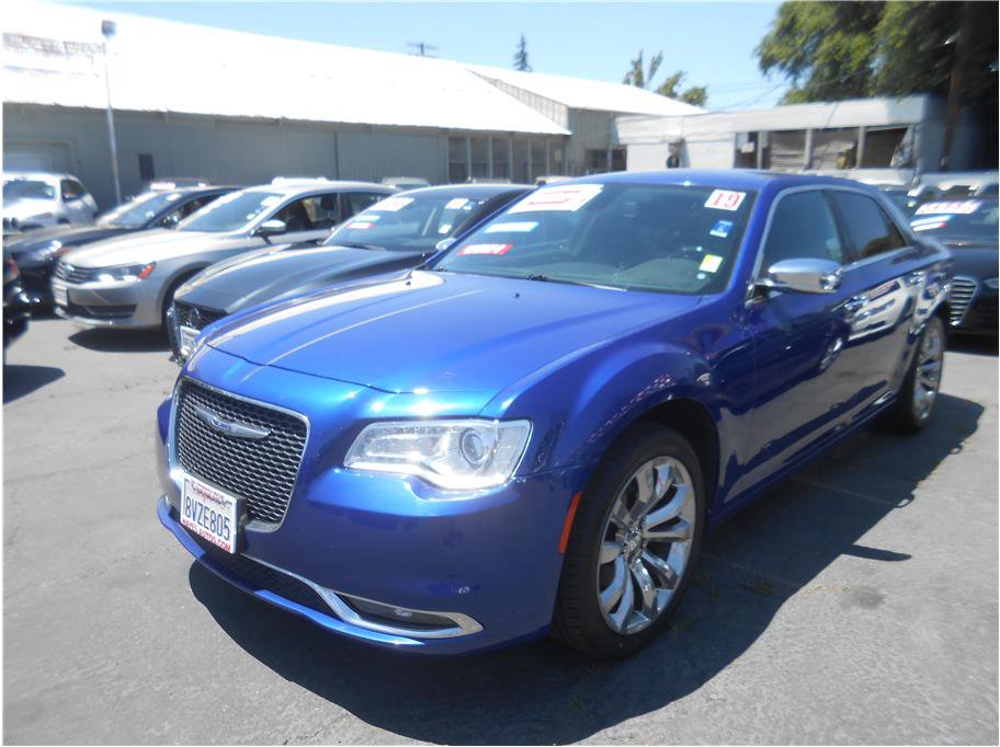 Used 2019 Chrysler 300 Limited image 3
