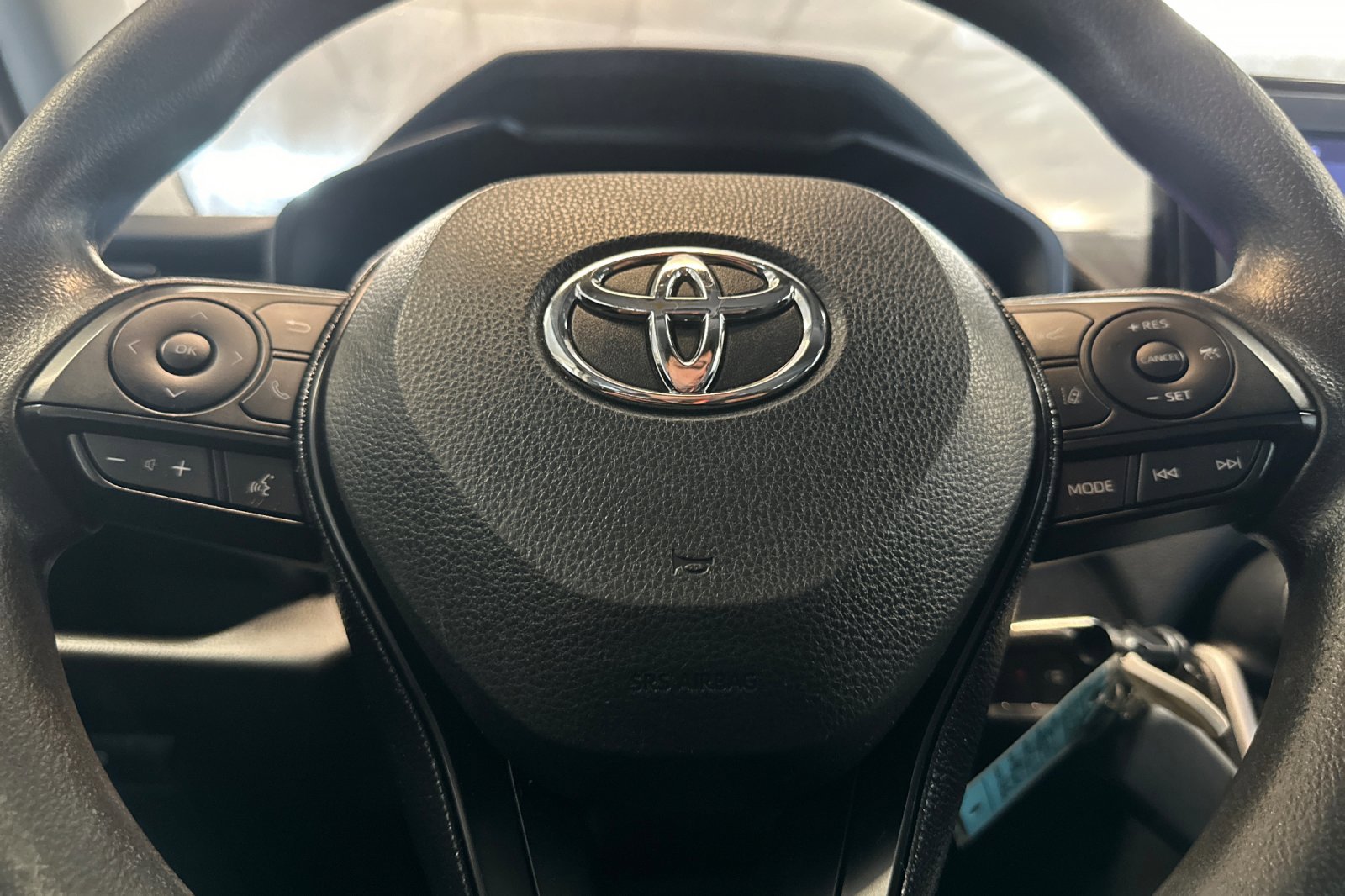 Used 2021 Toyota RAV4 LE AWD/4WD image 22