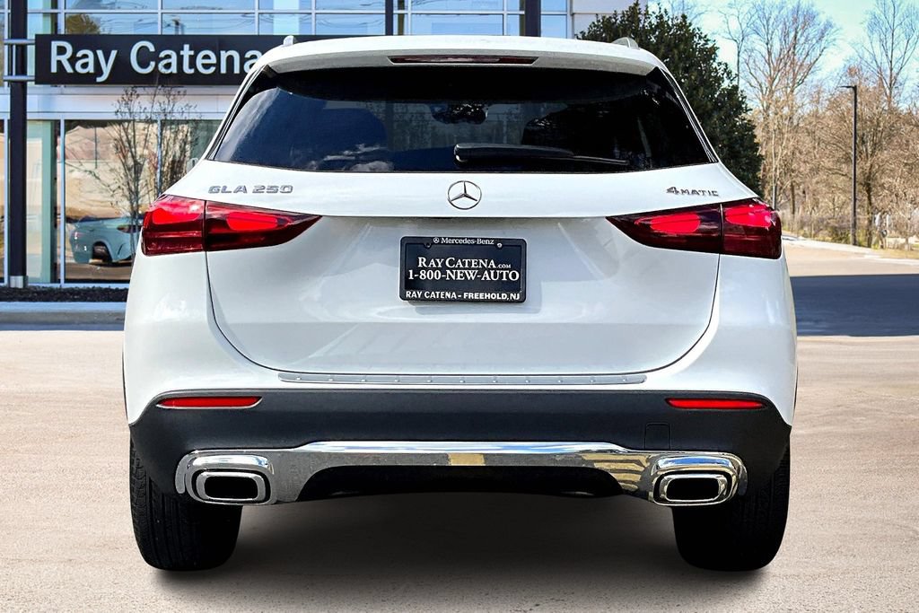 Certified 2025 Mercedes-Benz GLA 250 4MATIC image 4