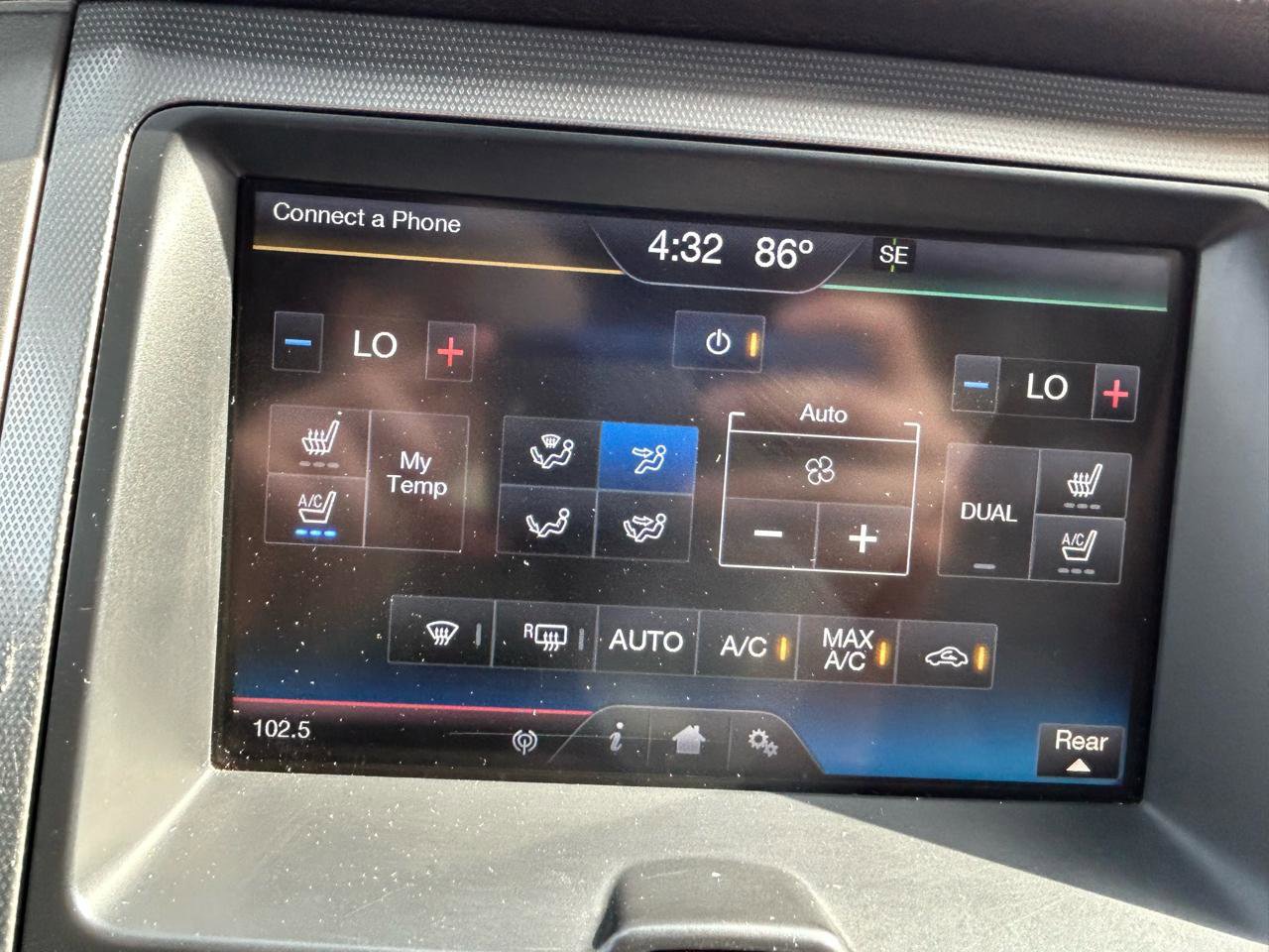 Used 2015 Ford Expedition EL XLT w/ Equipment Group 202A RWD image 27