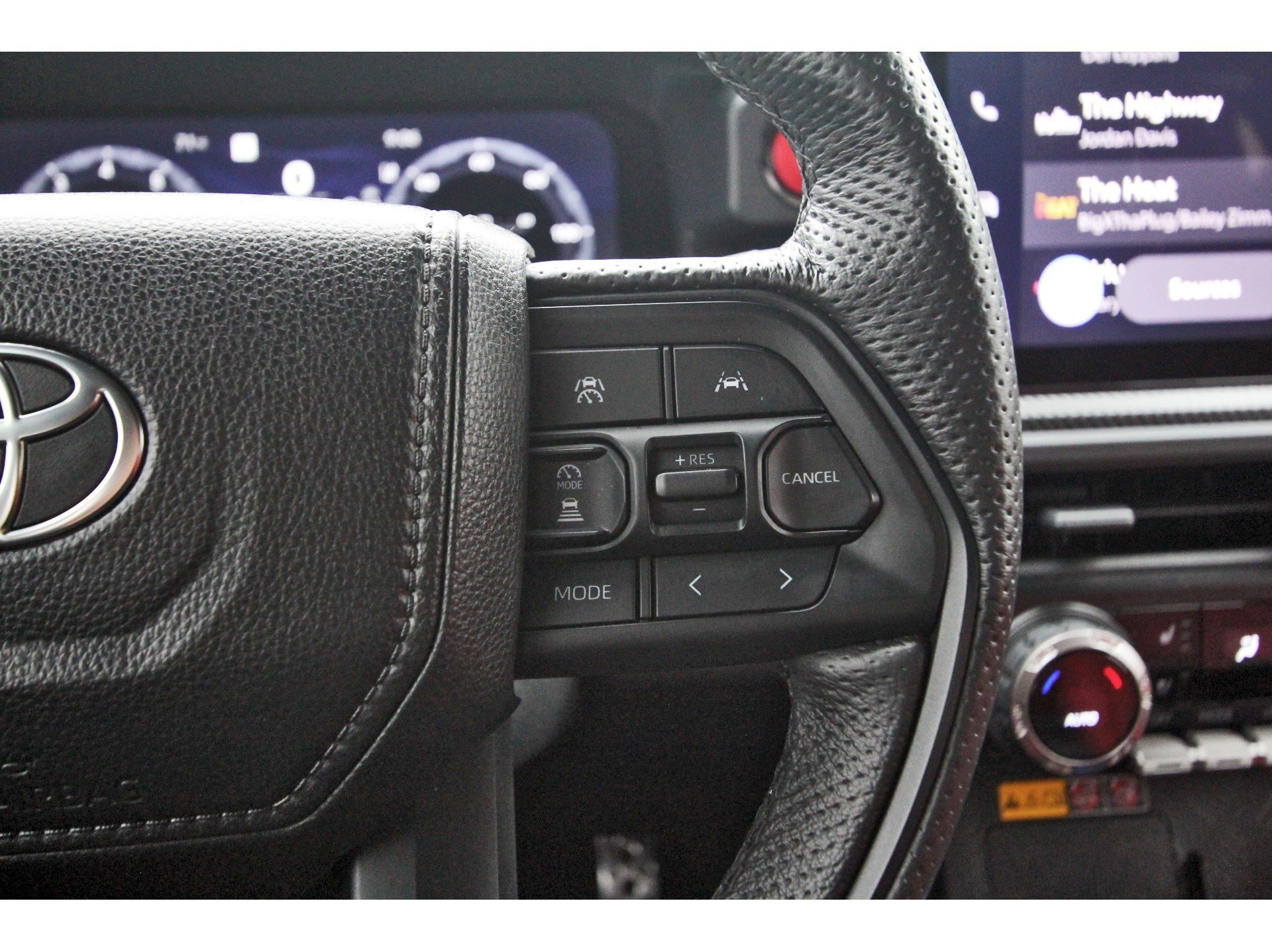 Used 2024 Toyota Tacoma TRD Pro AWD/4WD image 17