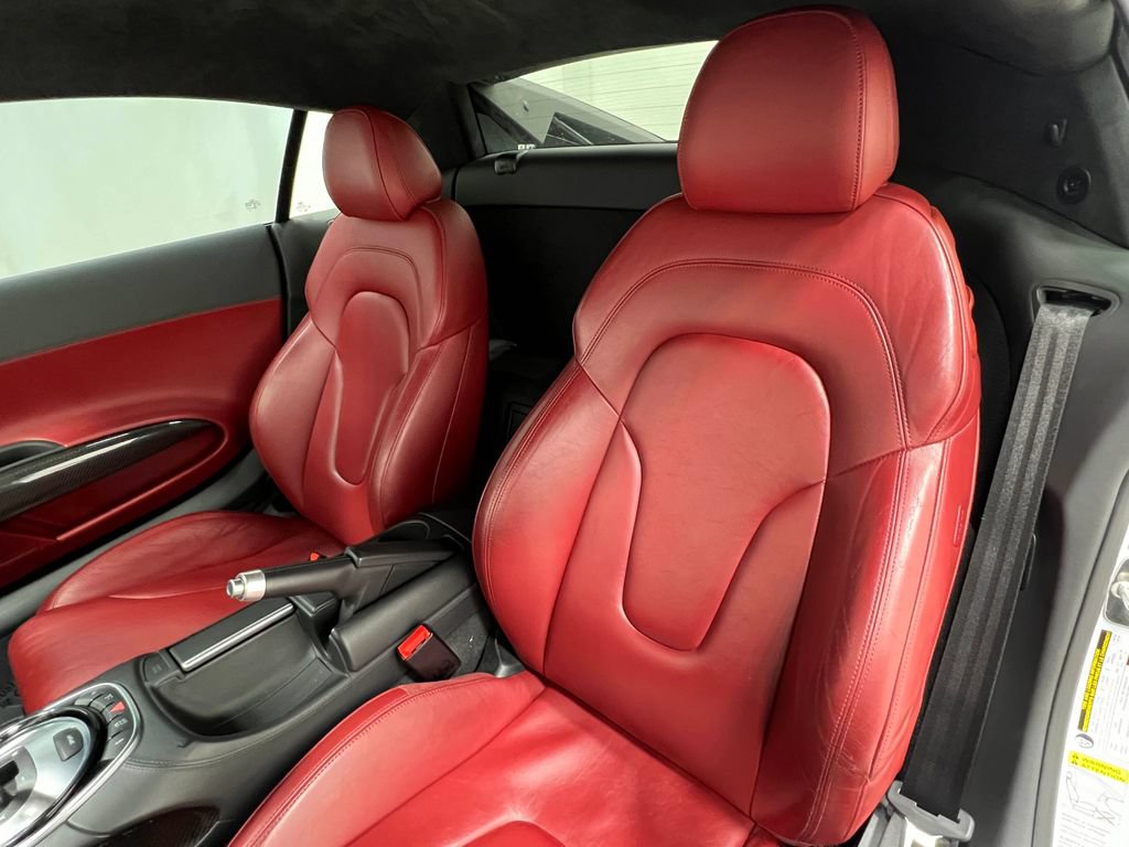 Used 2015 Audi R8 V8 w/ Extended Leather Package AWD/4WD image 13