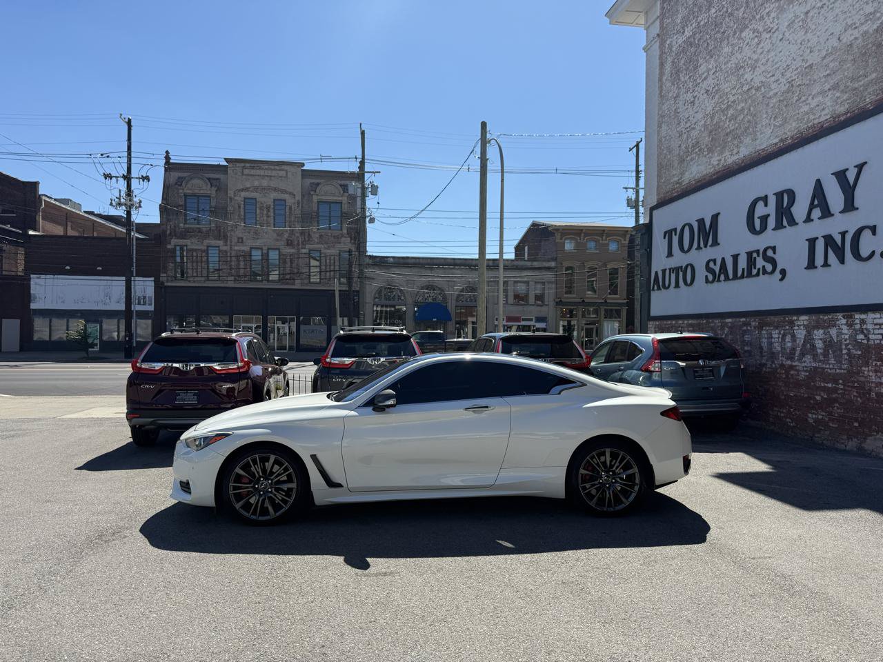 Used 2017 INFINITI Q60 Red Sport 400 AWD/4WD image 5