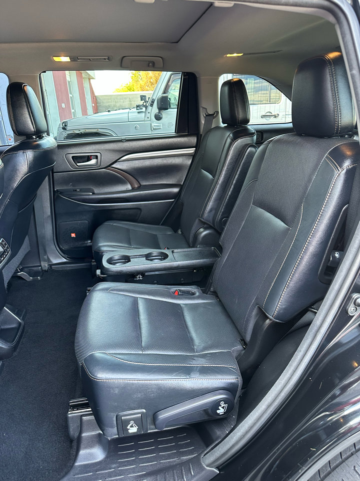 Used 2017 Toyota Highlander Limited image 15