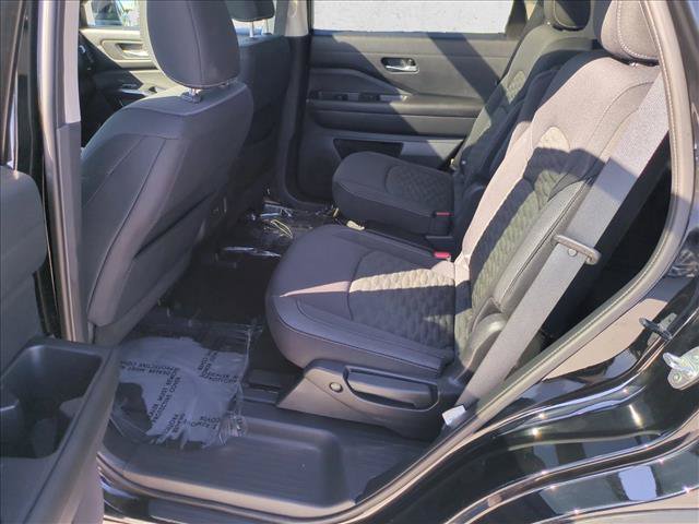 Used 2022 Nissan Pathfinder SV w/ SV Premium Package FWD image 20